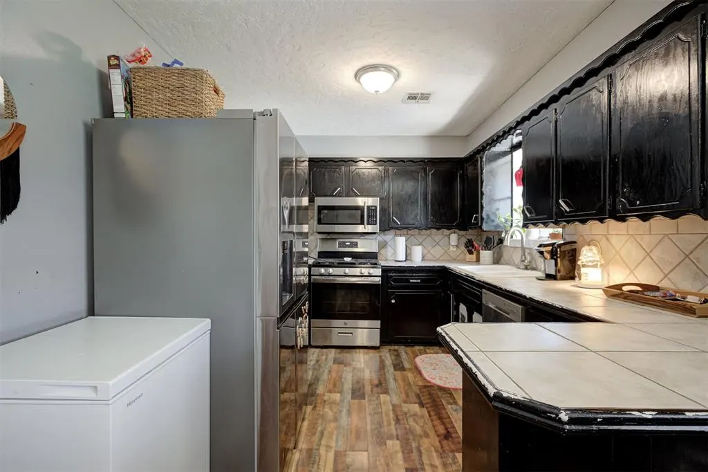 Photo 12 — 125 SW 11th Street, Moore, OK 73160