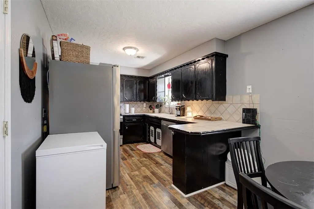 Photo 13 — 125 SW 11th Street, Moore, OK 73160