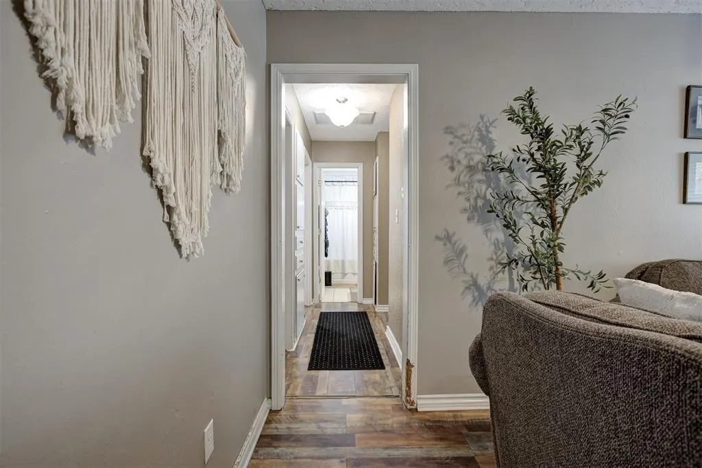 Photo 21 — 125 SW 11th Street, Moore, OK 73160