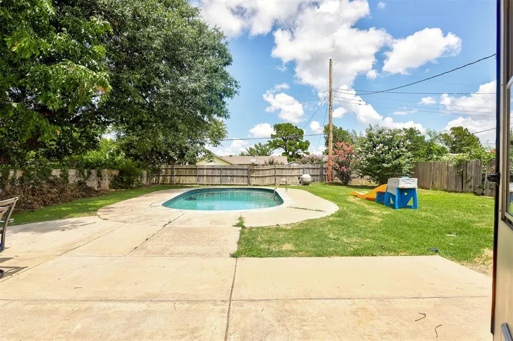 Photo 35 — 125 SW 11th Street, Moore, OK 73160