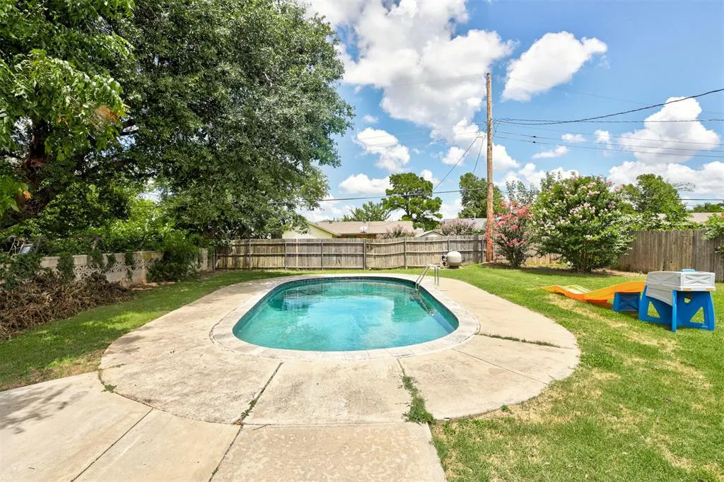 Photo 36 — 125 SW 11th Street, Moore, OK 73160