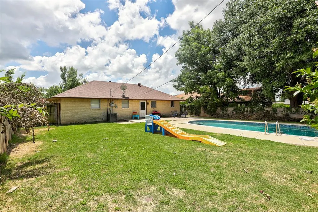 Photo 38 — 125 SW 11th Street, Moore, OK 73160
