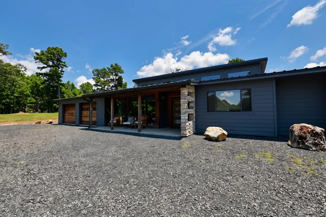 Photo 2 — 18 Hickory Springs Trail, Broken Bow, OK 74728