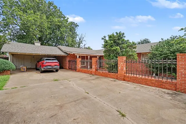 Photo 2 — 101 E Dogwood Street, Hobart, OK 73651