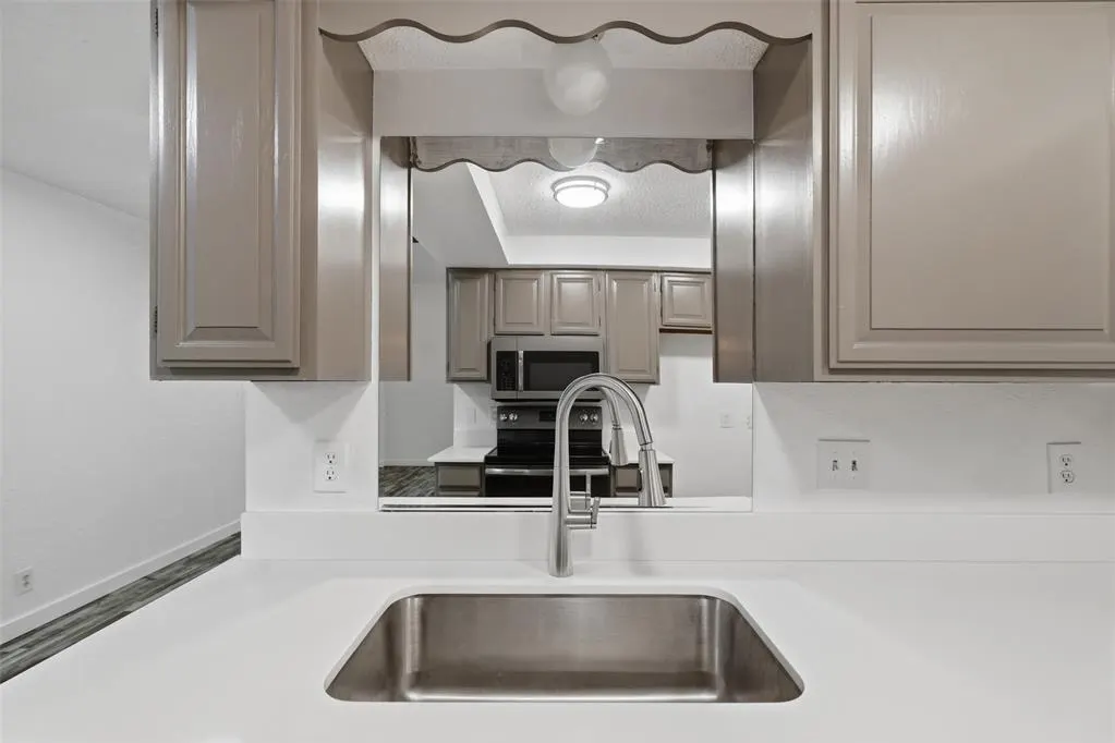 Photo 11 — 11140 Stratford Drive 605, Oklahoma City, OK 73120