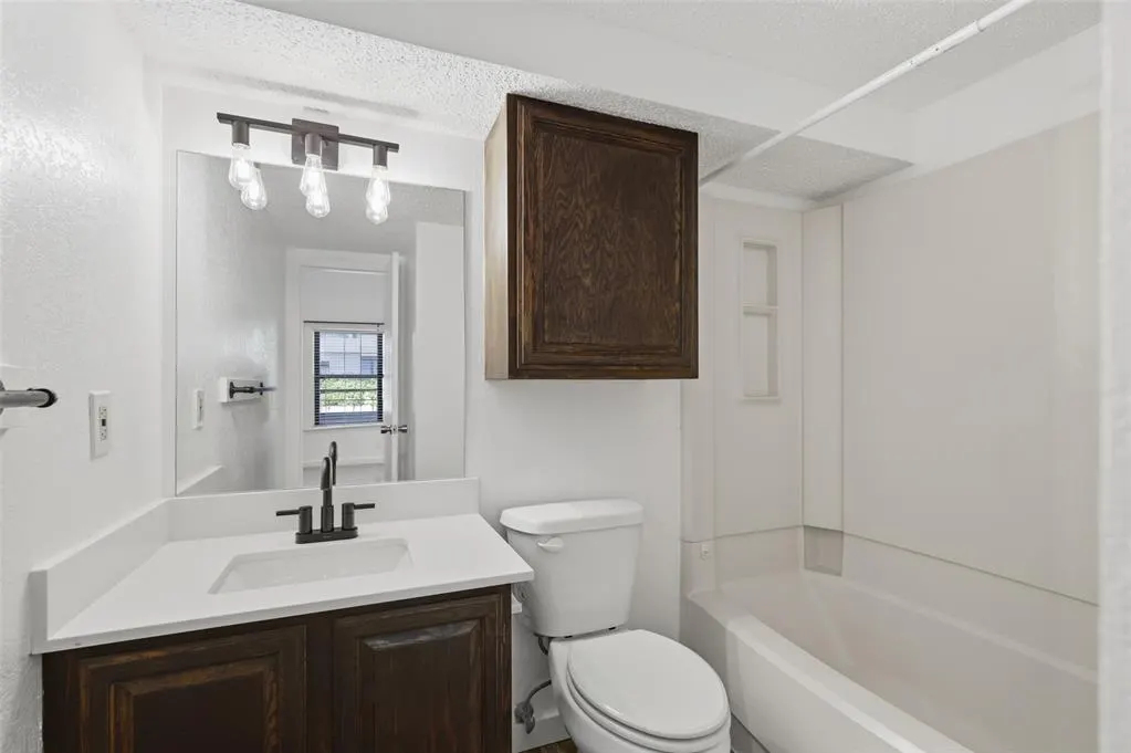 Photo 16 — 11140 Stratford Drive 605, Oklahoma City, OK 73120