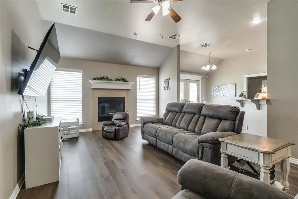 Photo 7 — 700 Dana Drive, Yukon, OK 73099
