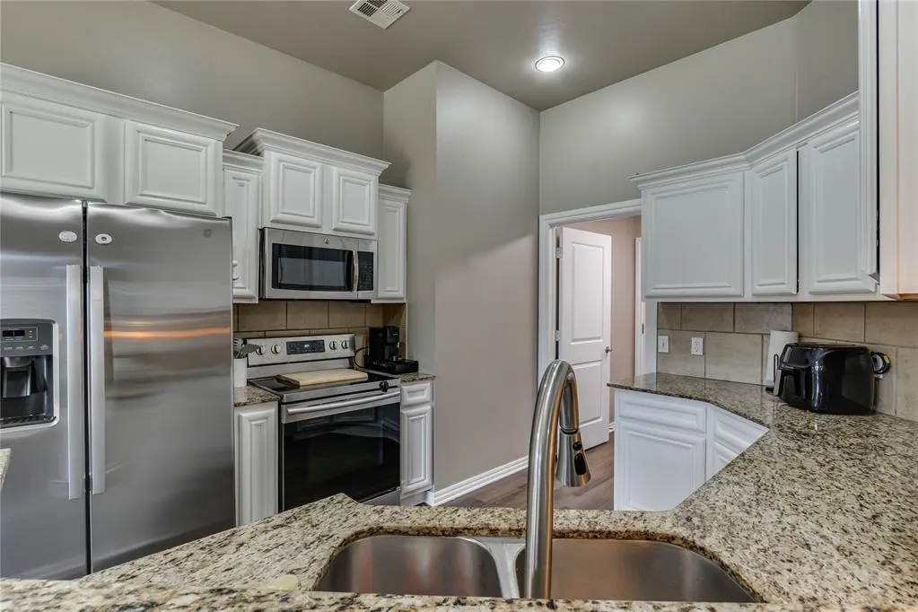Photo 12 — 700 Dana Drive, Yukon, OK 73099