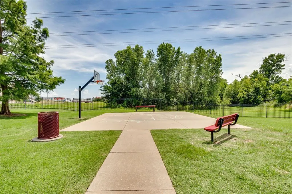 Photo 36 — 700 Dana Drive, Yukon, OK 73099