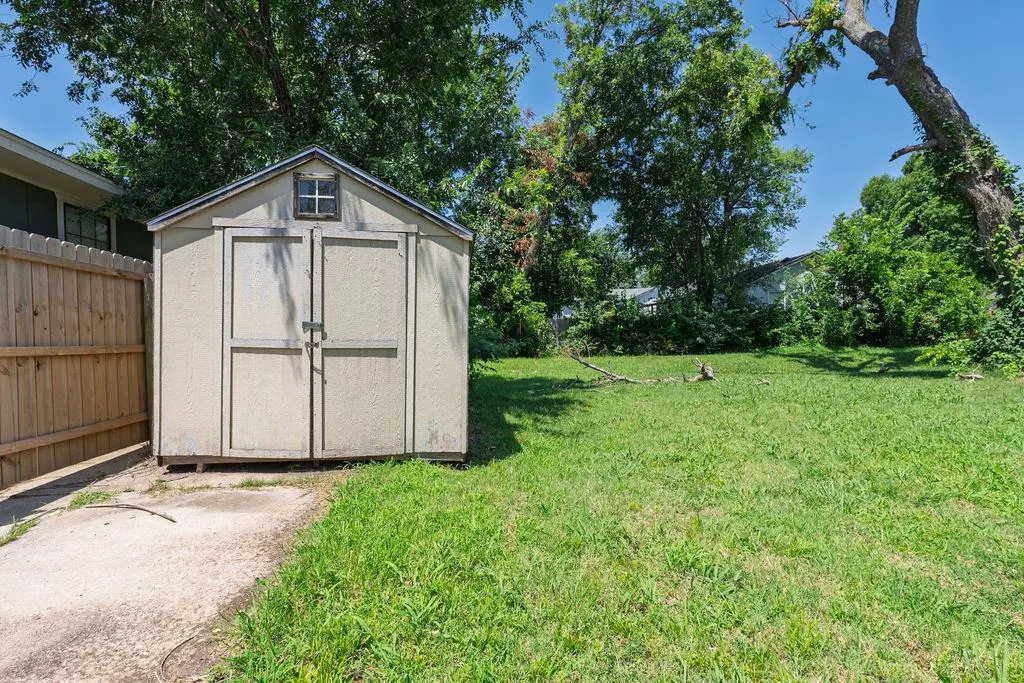Photo 17 — 301 W Chicago Street, Shawnee, OK 74804