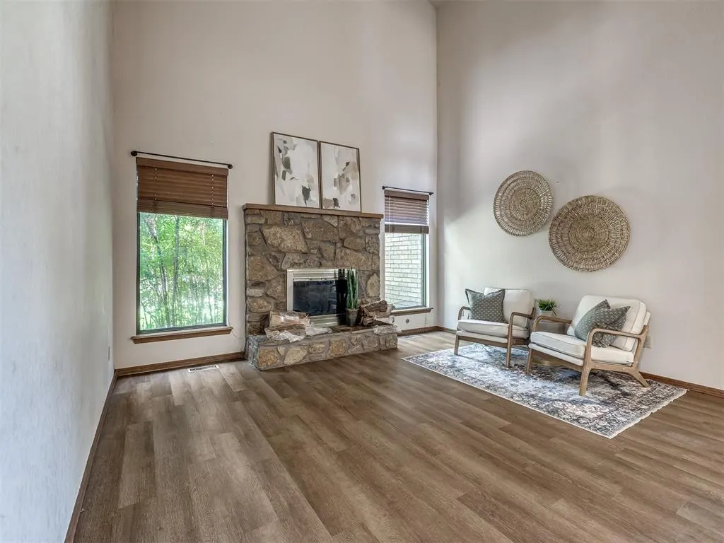 Photo 2 — 1111 Robin Hood Lane, Norman, OK 73072