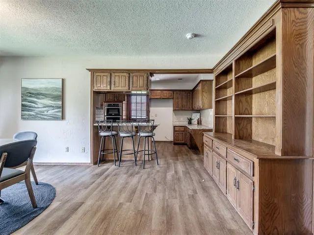 Photo 4 — 1111 Robin Hood Lane, Norman, OK 73072