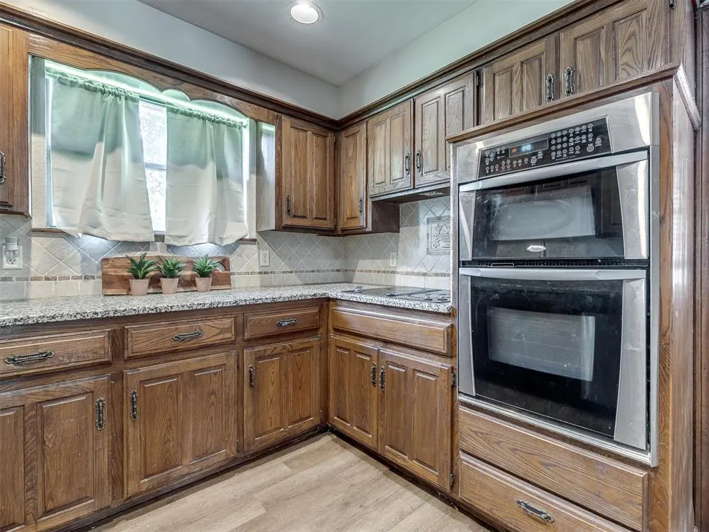 Photo 8 — 1111 Robin Hood Lane, Norman, OK 73072