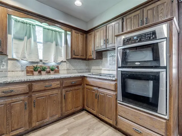 Photo 8 — 1111 Robin Hood Lane, Norman, OK 73072