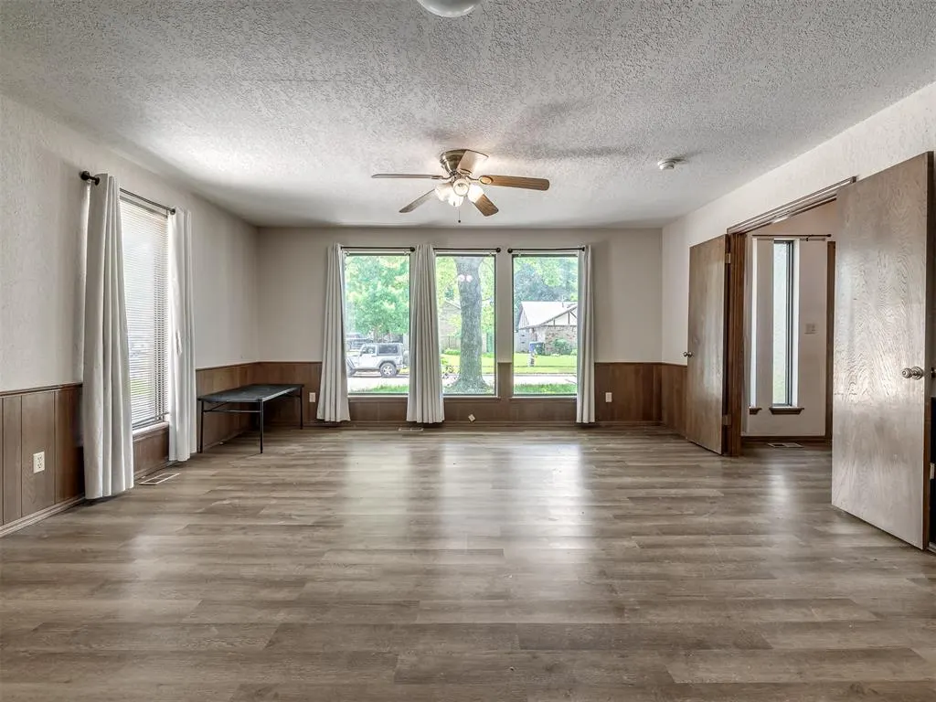 Photo 10 — 1111 Robin Hood Lane, Norman, OK 73072