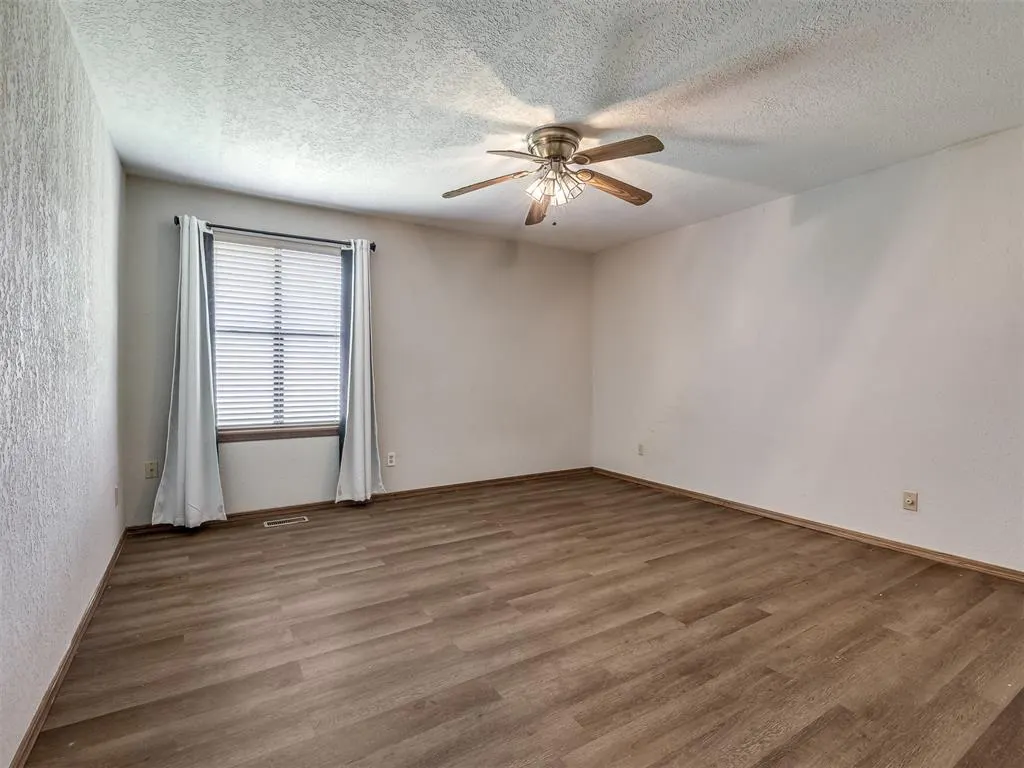 Photo 12 — 1111 Robin Hood Lane, Norman, OK 73072