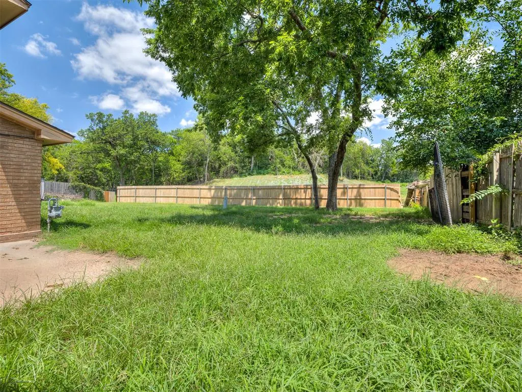 Photo 21 — 1111 Robin Hood Lane, Norman, OK 73072
