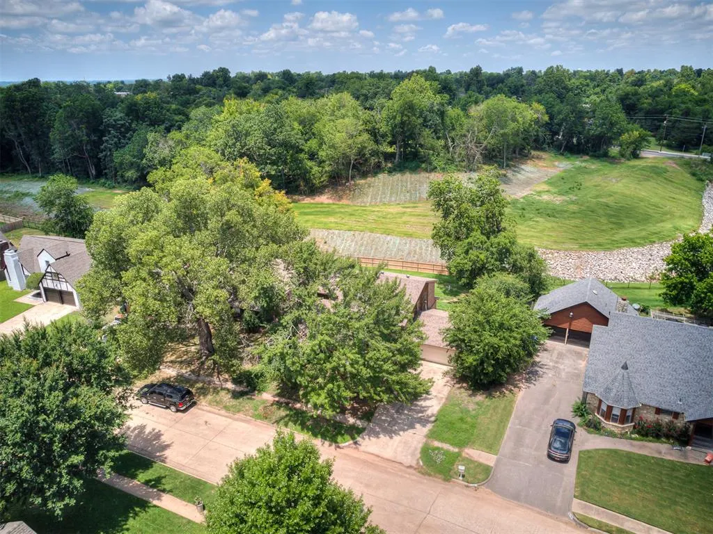 Photo 24 — 1111 Robin Hood Lane, Norman, OK 73072