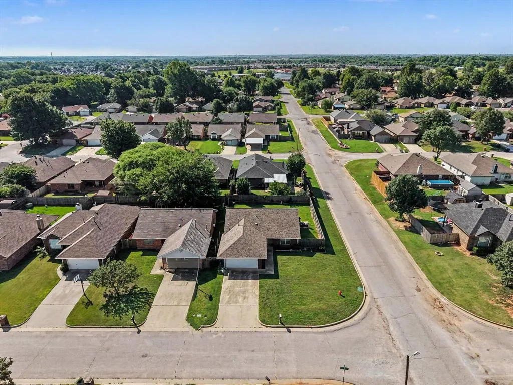 Photo 18 — 12288 SW 11th Street, Yukon, OK 73099