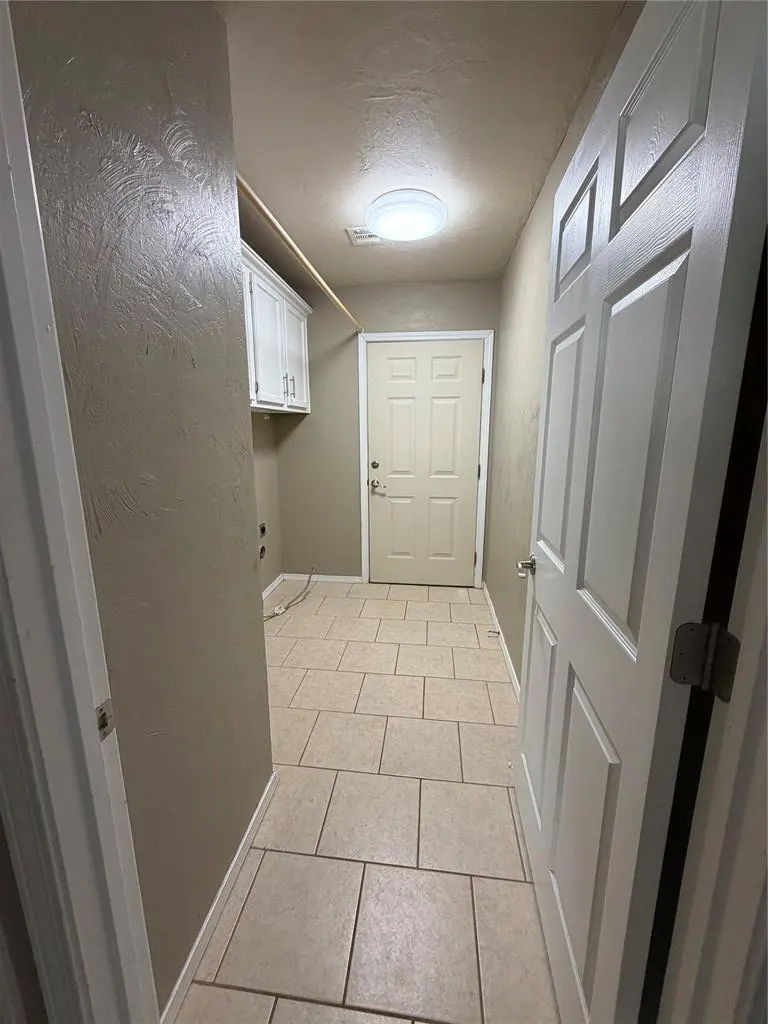 Photo 18 — 12288 SW 11th Street, Yukon, OK 73099