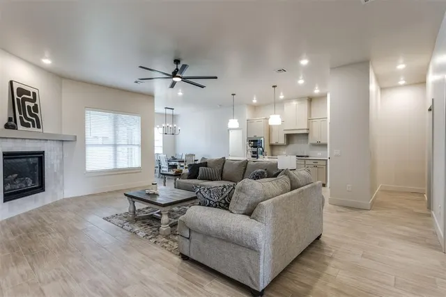 Photo 3 — 2900 River Birch Lane, Yukon, OK 73099