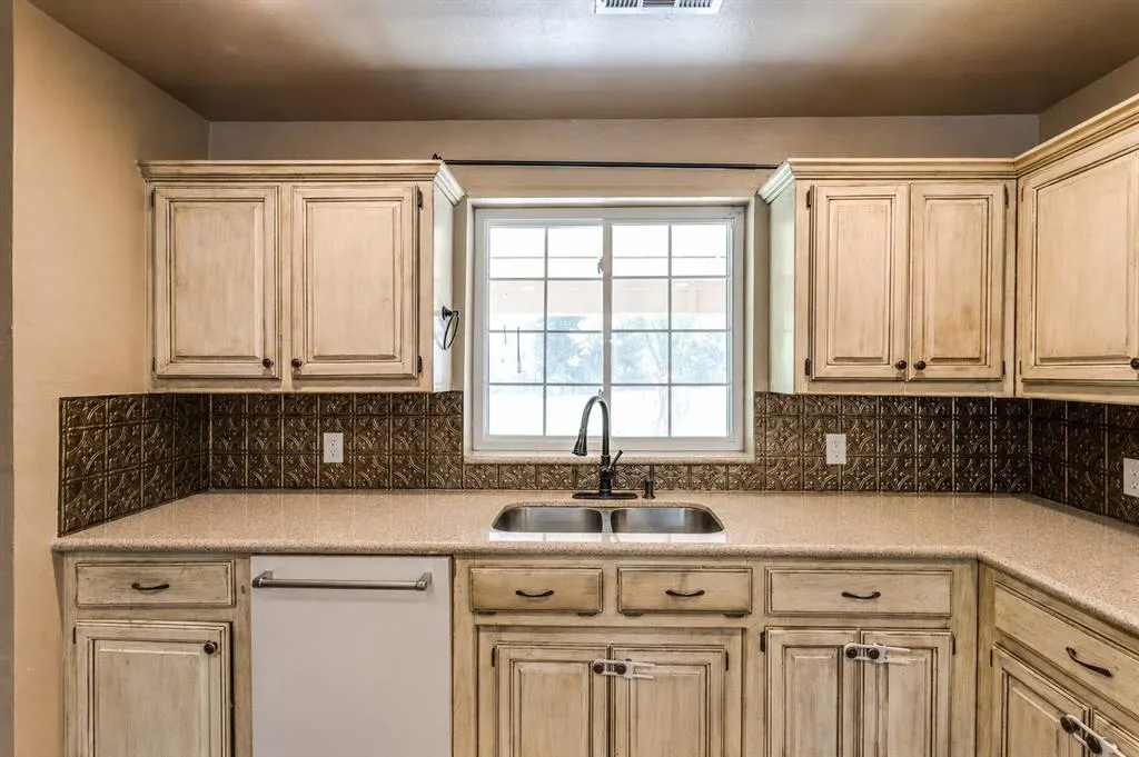 Photo 11 — 1901 S Country Club Road, Newcastle, OK 73065