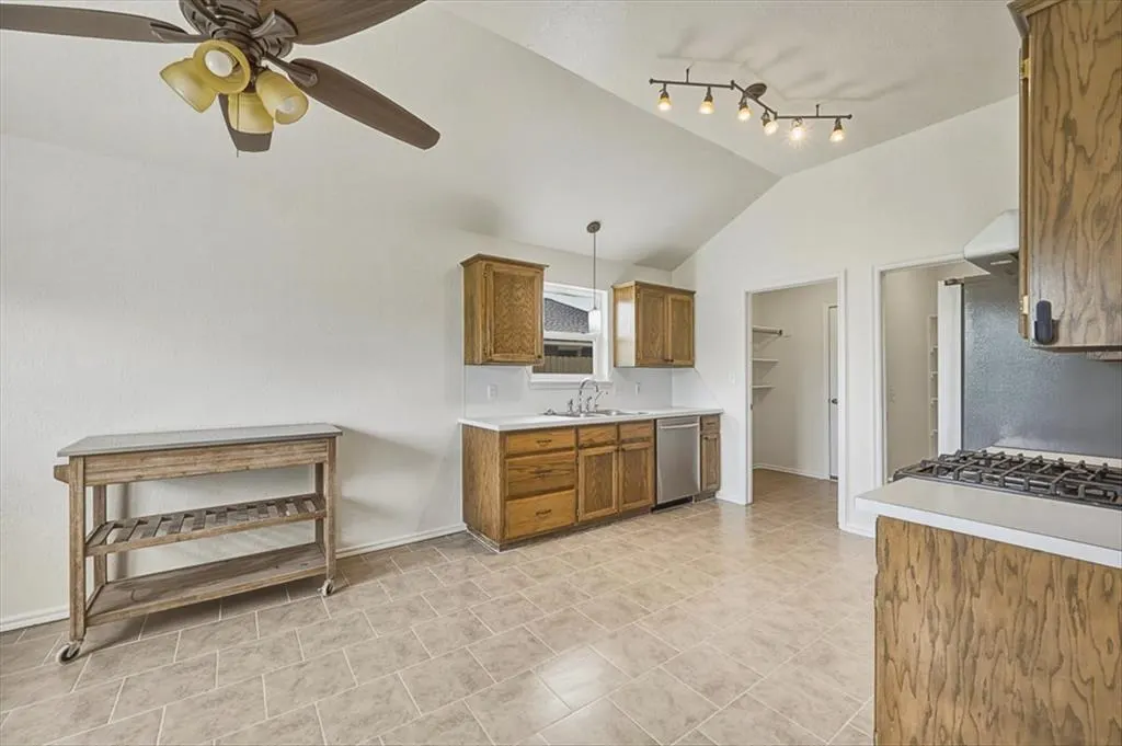 Photo 13 — 2813 E Lake Drive, Norman, OK 73071