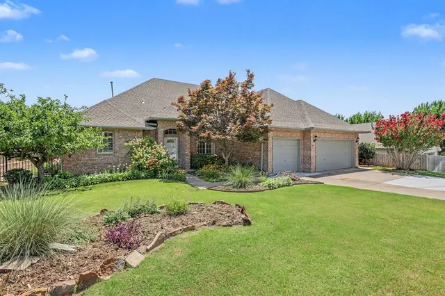 Photo 2 — 4104 Ainsley Court, Edmond, OK 73034