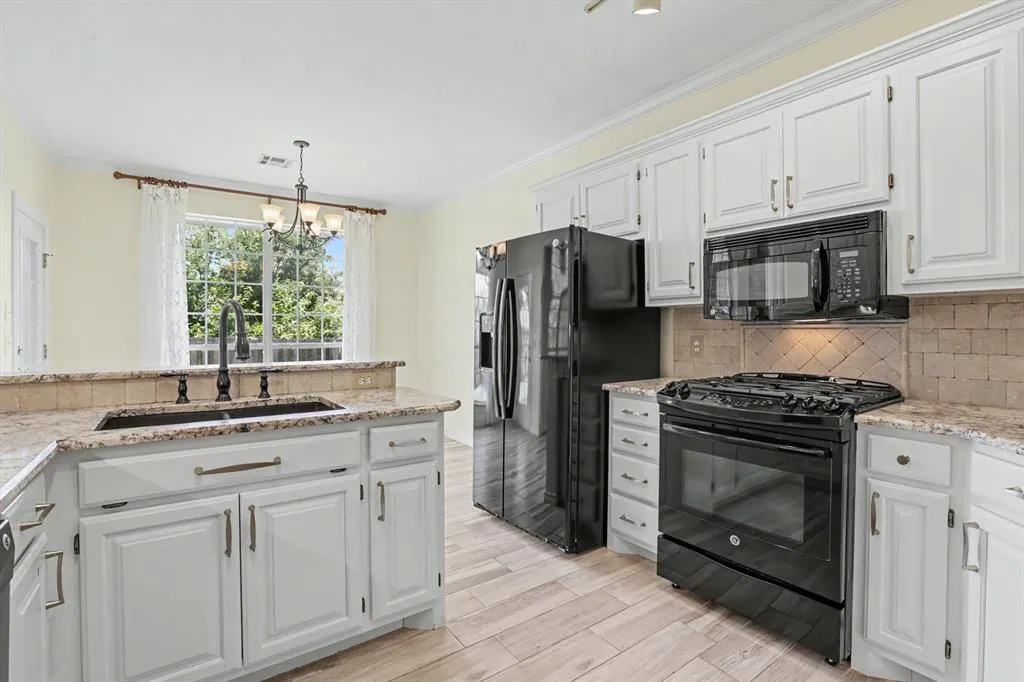 Photo 11 — 4104 Ainsley Court, Edmond, OK 73034