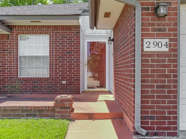 Photo 3 — 2904 Canyon Oaks Court, Norman, OK 73071