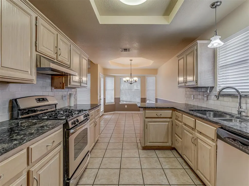 Photo 15 — 2904 Canyon Oaks Court, Norman, OK 73071