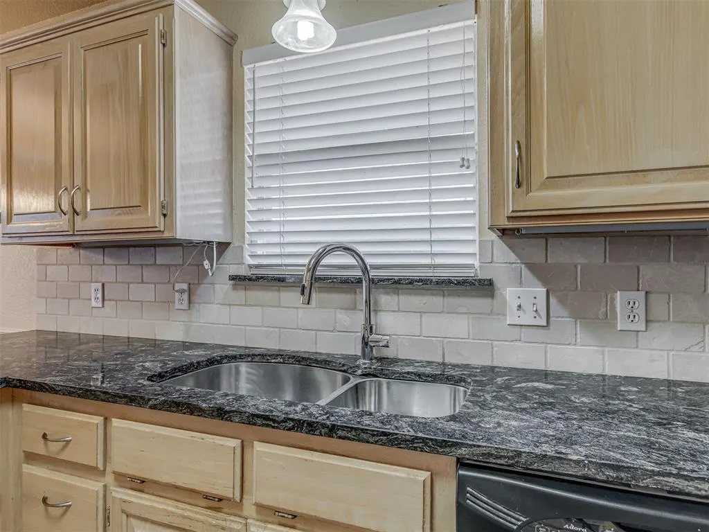 Photo 16 — 2904 Canyon Oaks Court, Norman, OK 73071