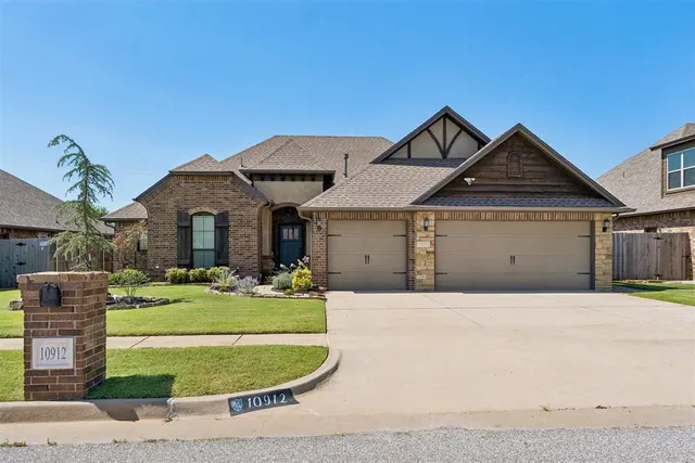 Photo 2 — 10912 SW 21st Street, Yukon, OK 73099