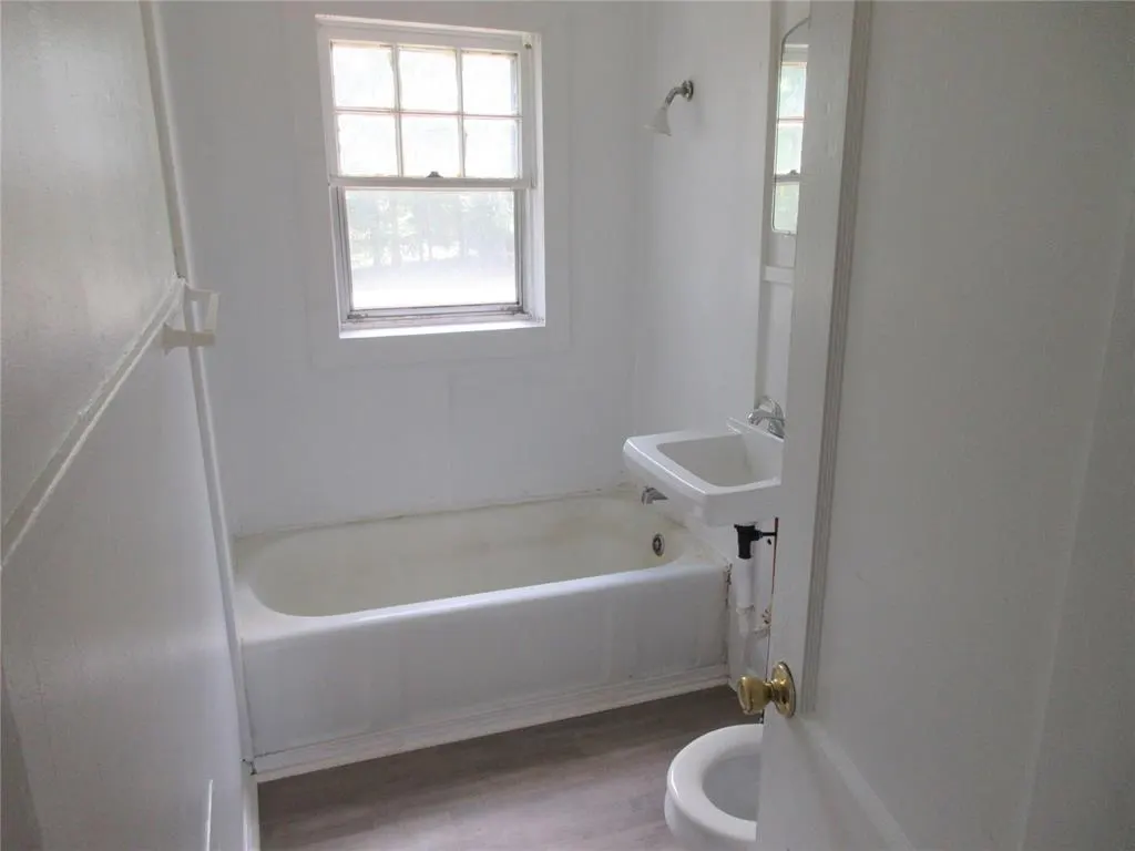 Photo 8 — 612 E Walnut Street, Tecumseh, OK 74873