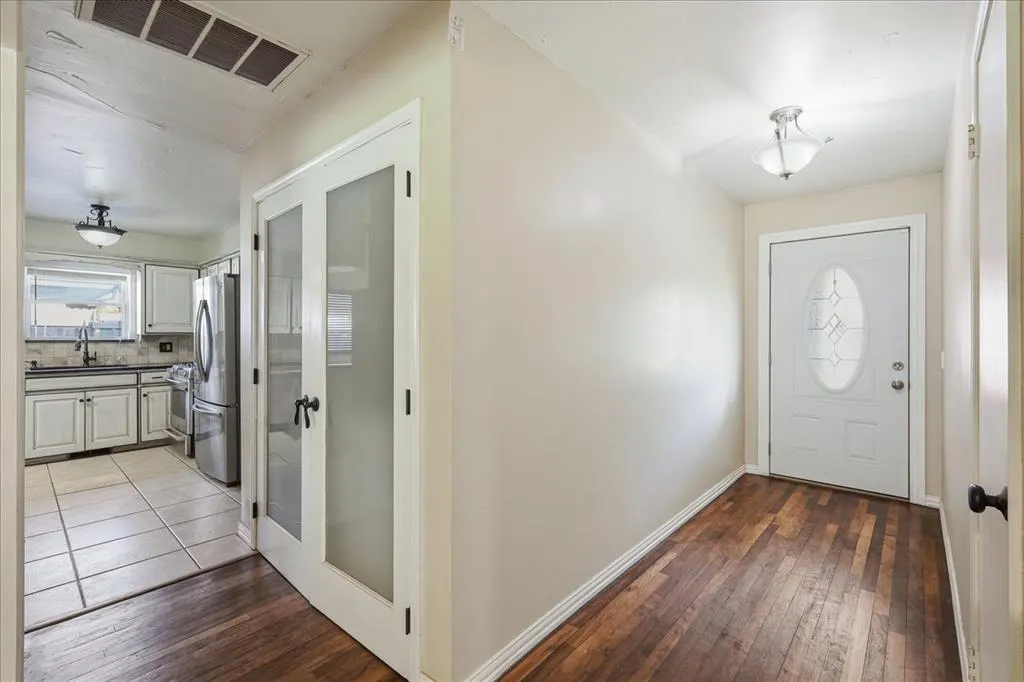 Photo 8 — 3108 Lakeside Drive, Oklahoma City, OK 73120