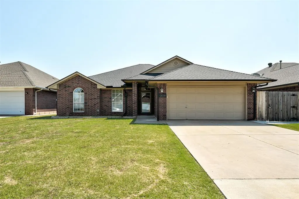 Photo 2 — 13008 Willowcrest Lane, Oklahoma City, OK 73170