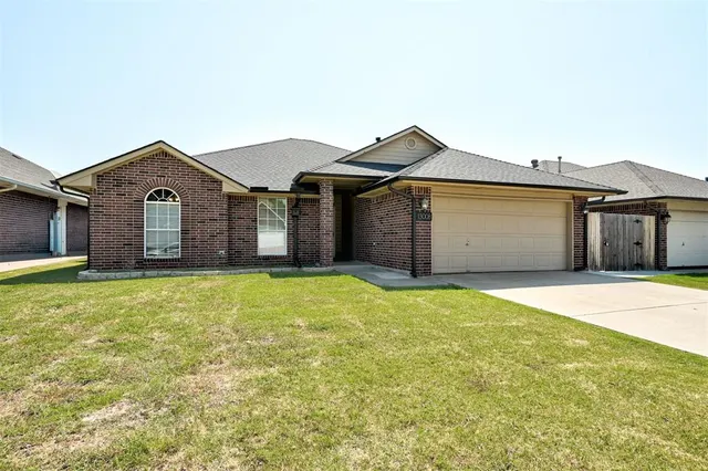 Photo 3 — 13008 Willowcrest Lane, Oklahoma City, OK 73170