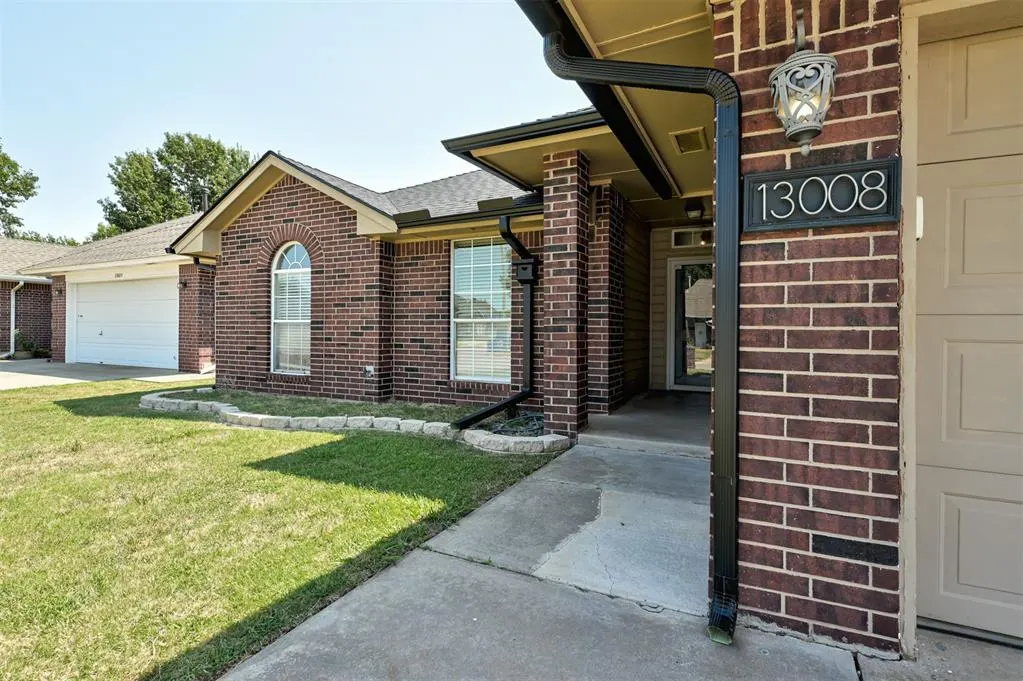 Photo 4 — 13008 Willowcrest Lane, Oklahoma City, OK 73170