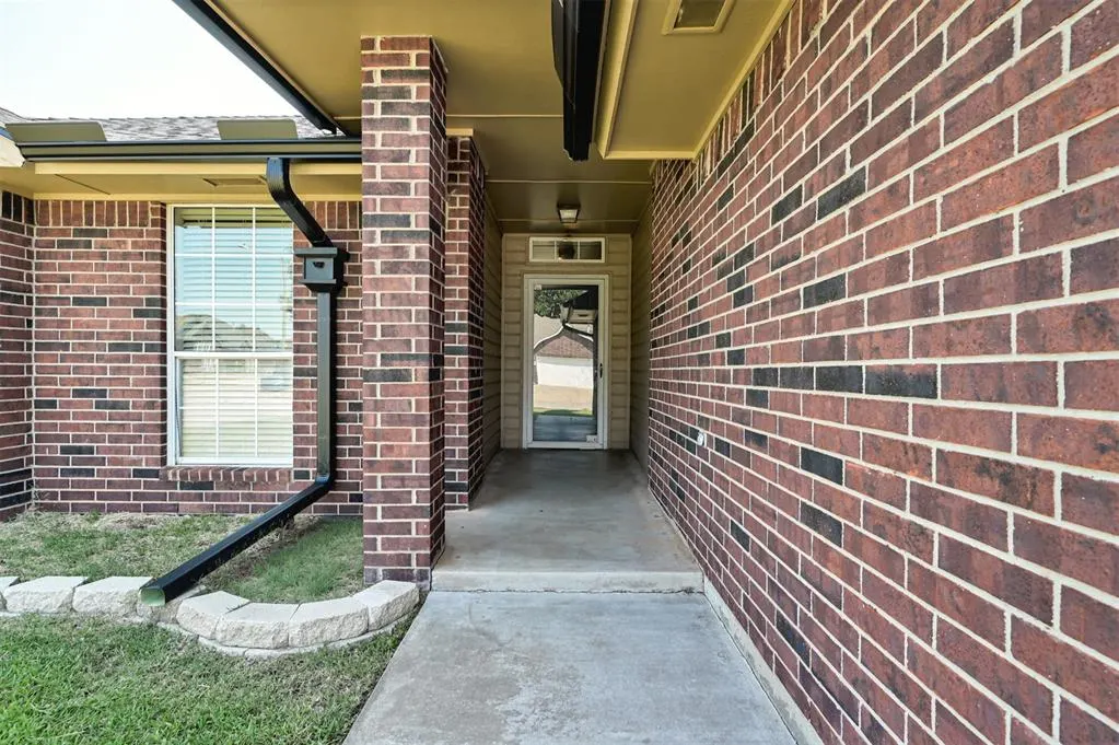 Photo 5 — 13008 Willowcrest Lane, Oklahoma City, OK 73170