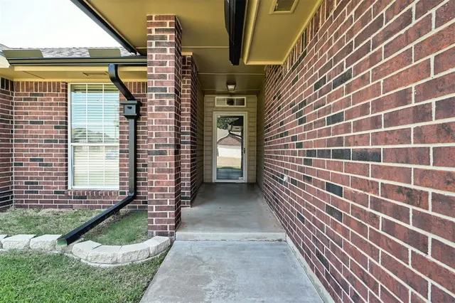 Photo 5 — 13008 Willowcrest Lane, Oklahoma City, OK 73170