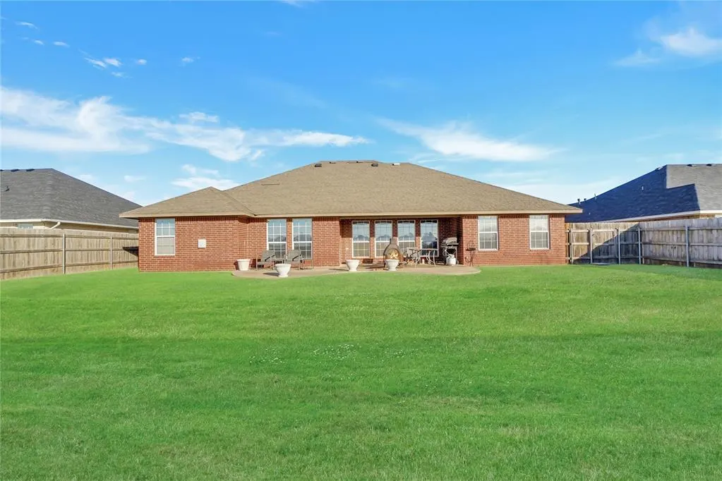 Photo 33 — 2905 Hunter Pointe, Altus, OK 73521