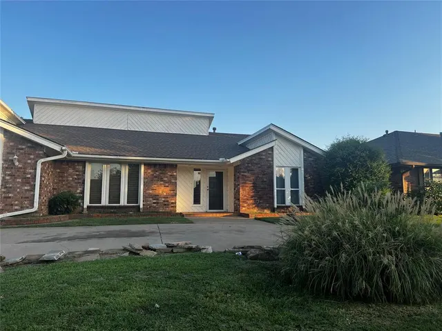 Photo 2 — 7230 NW 105th Terrace, Oklahoma City, OK 73162