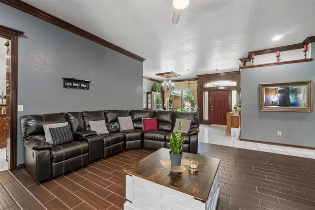 Photo 7 — 11409 Pinewick Drive, Oklahoma City, OK 73162