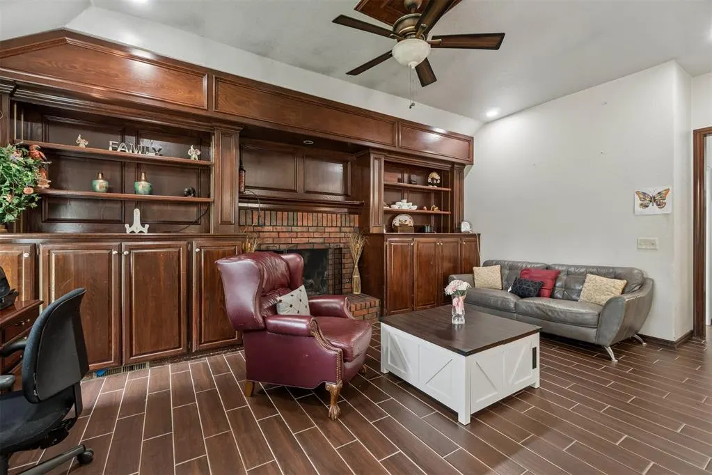 Photo 11 — 11409 Pinewick Drive, Oklahoma City, OK 73162