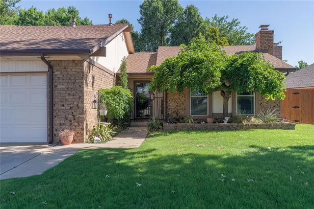 Photo 2 — 2513 SW 95th Street, Oklahoma City, OK 73159