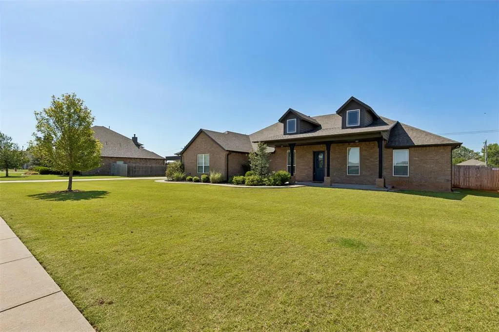 Photo 3 — 12616 SW 28th Street, Yukon, OK 73099