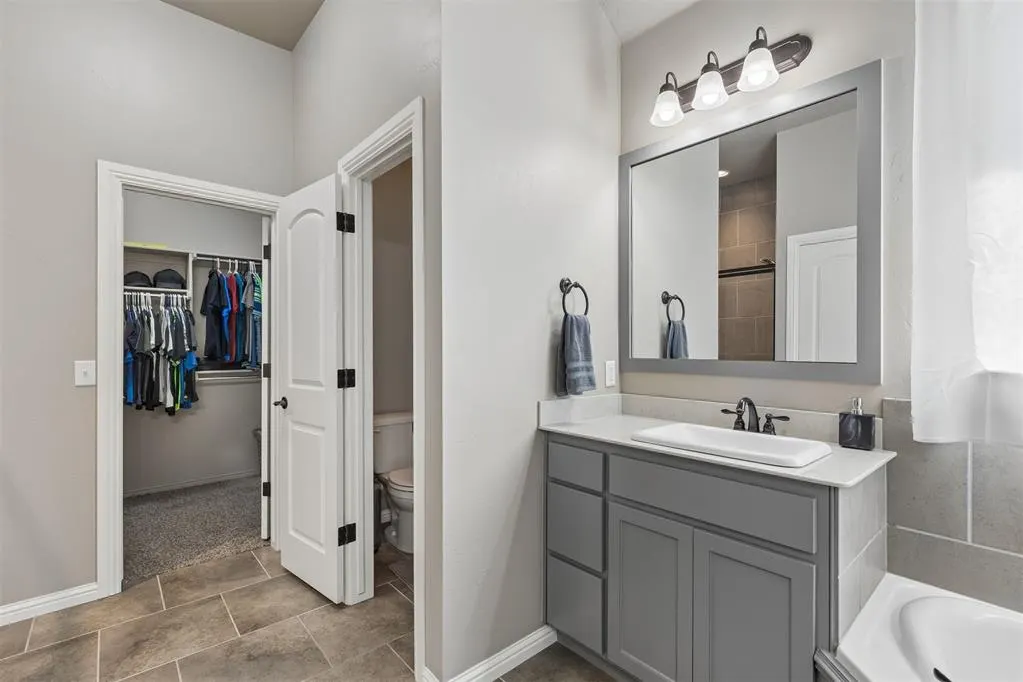 Photo 26 — 12616 SW 28th Street, Yukon, OK 73099