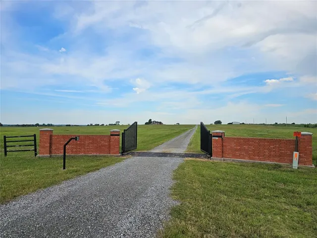 Photo 2 — 26697 State Highway 74, Washington, OK 73093
