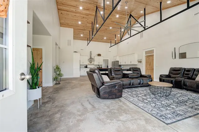 Photo 7 — 8201 S Hiwassee Road, Oklahoma City, OK 73150