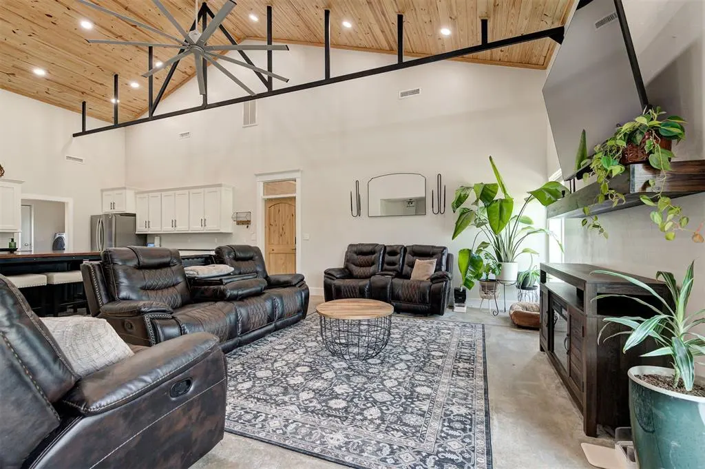 Photo 8 — 8201 S Hiwassee Road, Oklahoma City, OK 73150